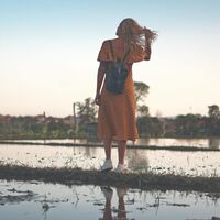 9 vestidos ideales para llevar desde ya y con los que aprovechar el Black Friday de verano de Cortefiel