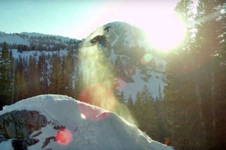 Déjate refrescar, con el desparrame sobre nieve de Polaris y Timberseld