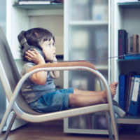 ¿Sospechas que tu hijo tiene algún problema de audición? No lo dejes pasar