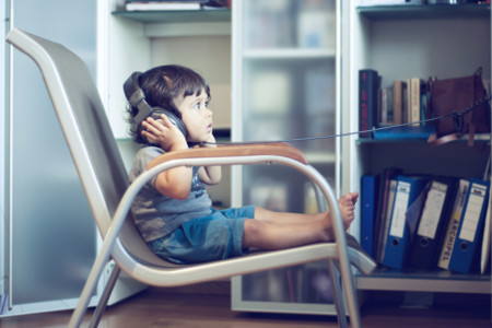 ¿Sospechas que tu hijo tiene algún problema de audición? No lo dejes pasar