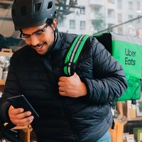 IMSS publica reglas para asegurar a repartidores de apps: las plataformas tendrán que pagar cuotas aunque ganen menos del mínimo 