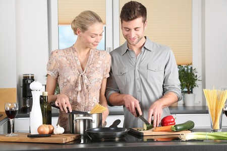 5 malos hábitos en la cocina que debes evitar