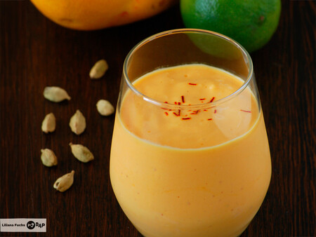 Lassi o batido de yogur y mango