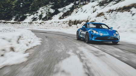 Video: Alpine nos muestra las torturas por las que debe pasar el A110 antes de llegar a sus clientes
