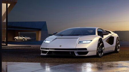 Ferrari y Lamborghini, cerca de librarse de una muerte segura en 2035, el año del adiós a los motores de gasolina