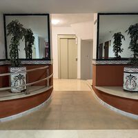 En mi comunidad hay rampa para personas con movilidad reducida y aun así nos pueden denunciar:
hay un número para que sea “legal”