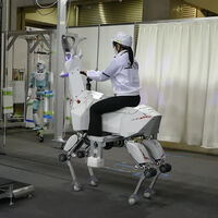 Lo último de Kawasaki no es una moto; es una cabra mecánica con inteligencia artificial en la que también te puedes montar