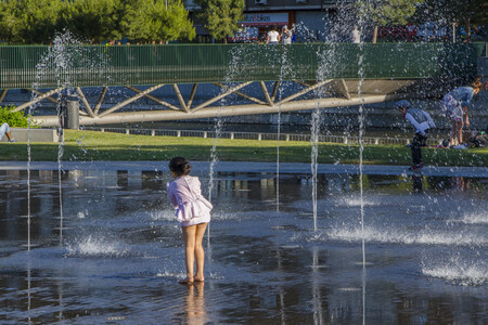 Playa urbana Madrid Río refugio climático Madrid