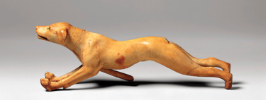 Essa escultura de mais de 3 mil anos revela o amor dos egípcios antigos pelos cachorros 