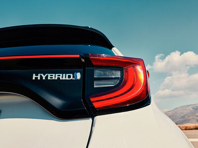 Breve historia del motor híbrido eléctrico: del siglo XIX a cómo ha sido su evolución técnica reciente 