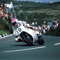 Tras la II Guerra Mundial una marca de motos batió el más increíble de la historia de las carreras urbanas. Hasta que llegó Suzuki 