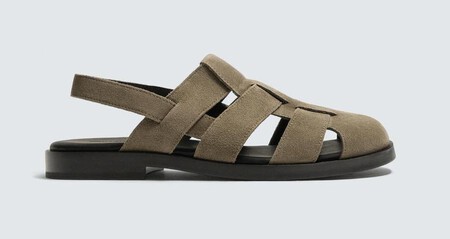 Llega El Relevo Del Verano La Sandalia Cangrejera Es El Calzado Smart Casual Definitivo Del Hombre Que Ha Dejado Atras A Los Mocasines