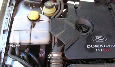 La DGT estudia poder multar a los coches que no hayan pasado la ITV ¡aunque no circulen!
