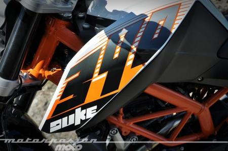 Motormaniaonline 390 Duke ABS, prueba (conducción en autopista y pasajero)