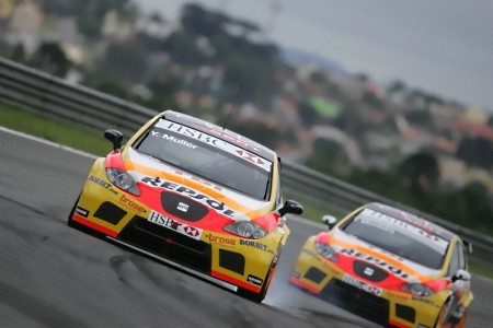Yvan-Muller-Seat-TDI-pole-Curitiba-2009.jpg