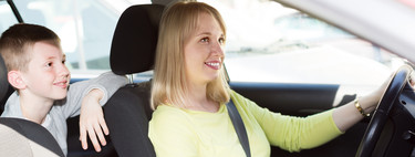 ¿Crees que tu hijo es tan mayor que ya no necesita una silla del coche? Los peligros de viajar solo con el cinturón de seguridad