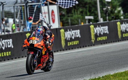 Ha nacido una estrella: Brad Binder explotó en Brno para ser el que más brilla en la constelación KTM