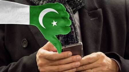 Una región de Pakistán bloqueará la tarjeta SIM (es decir, dejará sin Internet) a quien se niegue a vacunarse contra la COVID-19