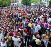 Macrobotellón en Granada: ¡Las agencias se apuntan!