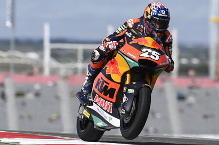 Raúl Fernández dobla la apuesta: le birla la pole position a Remy Gardner y roza el récord del circuito