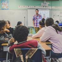 Alumnos en escuelas públicas del estado de Florida comenzarán a recibir clases de salud mental y emocional a partir de los 11 años