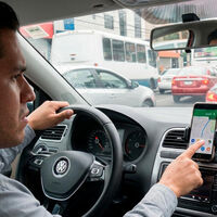 Multa por usar el celular como GPS en el auto en el Estado de México: sólo hay una forma de evitar la infracción