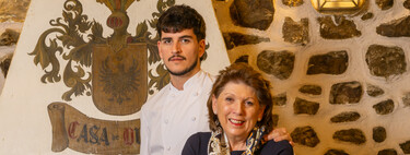 Casa Duque, el restaurante familiar que lleva 130 años asando cochinillos en Segovia, y tiene cuerda para rato