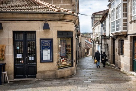 Pueblo Rural Galicia Tiendas Outlet Villa Medieval Escapada Semana Santa Primavera