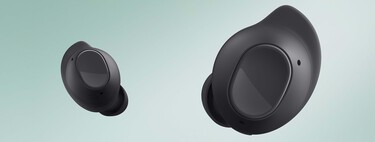 Estos son los auriculares que yo me compraría si no quisiera gastar mucho dinero. Son de Samsung y tienen cancelación de ruido 