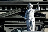 Una pareja juzgada por la muerte de su bebé de 11 meses privado de alimentación complementaria