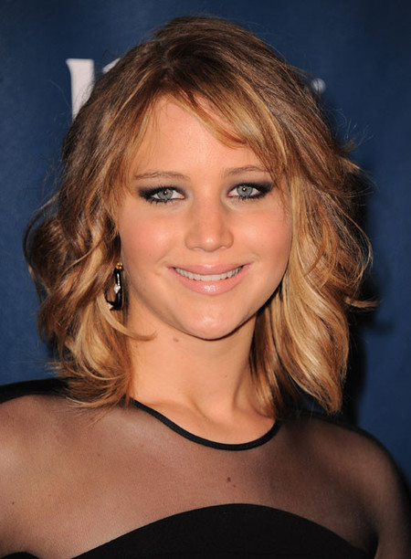 Y va Jennifer Lawrence, y se nos corta la melena