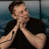 El Robotaxi de Elon Musk está siendo un desastre. La culpa es de una mala decisión que él mismo tomó 