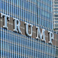 Trump, a dos manos: hace efectiva la guerra tarifaria contra Europa y podría vetar a Daimler del mercado en EE.UU