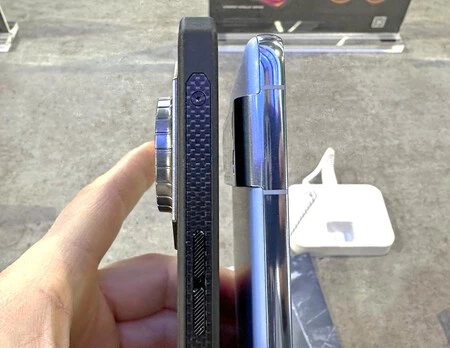 Air2 Ultra (左) vs. Google Pixel 8 Pro (右)