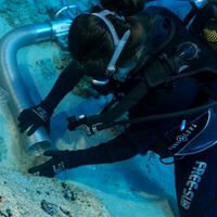 Estava à espera há 4.700 anos no fundo do Mediterrâneo: a descoberta surpreendente do naufrágio mais antigo do mundo 