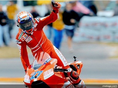Casey Stoner termina con el Imperio Rossi