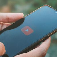 YouTube no está caído, el motivo de que no puedas ver vídeos es otro: la lucha contra los bloqueadores de anuncios