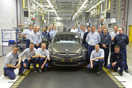 Sale de la línea de producción el primer Opel Cascada