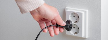 Pelo bem da sua casa e do seu bolso, tire esses itens da tomada antes de viajar 