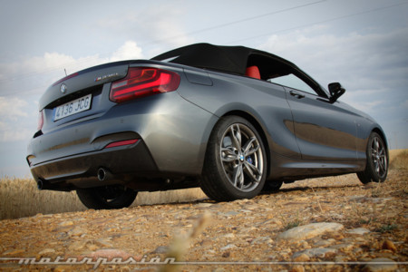 BMW M235i Cabrio 31