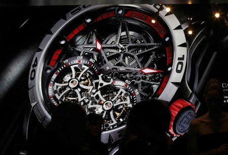 Richemont lanza Baume, su nueva línea de lujo asequible para conquistar a los millennials