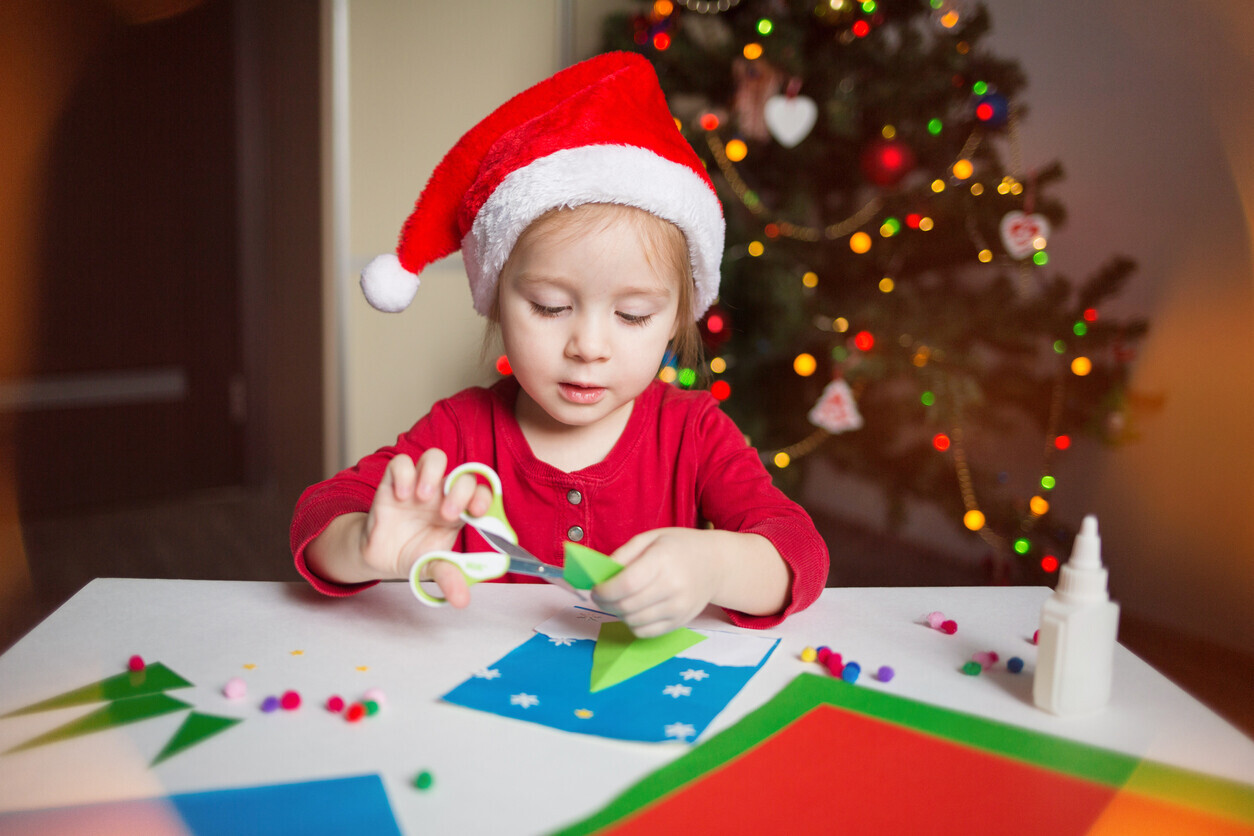 27 manualidades de Navidad fáciles y bonitas que podemos hacer con los niños 