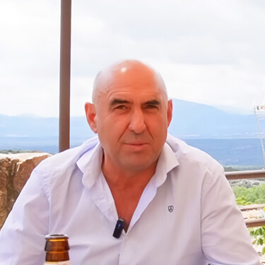 Antonio, alcalde de un pueblo de 242 habitantes: el Ayuntamiento alquila casas de tres habitaciones desde 300 euros al mes 