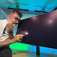 Com uma tela OLED ligada 60 horas por semana durante dois anos, a imagem se degradou de uma forma estranha 