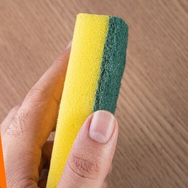 Más sucios que el inodoro: objetos de tu casa que tienen más bacterias y que quizá nunca los limpias