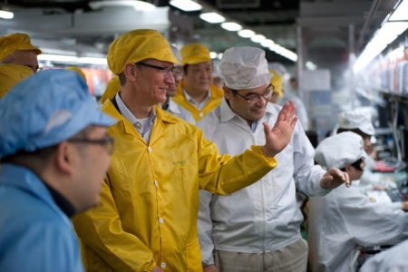 Imagen de la semana: Tim Cook visita las fábricas de Foxconn en China
