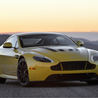Si te gustan los manuales, prepárate para las 7 marchas del nuevo Aston Martin V12 Vantage S