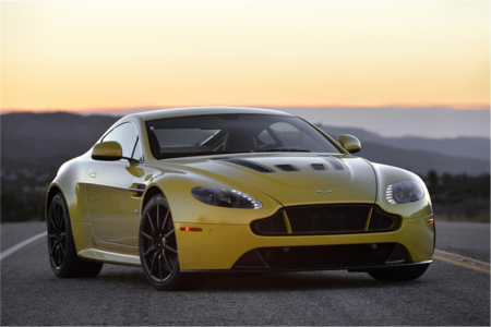 Si te gustan los manuales, prepárate para las 7 marchas del nuevo Aston Martin V12 Vantage S