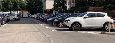 Es raro que te encuentres con un aparcamiento a la inversa en batería, pero tienen todo el sentido del mundo. Y deberían ser obligatorios