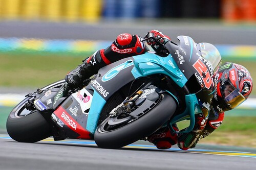 Fabio Quartararo controla a las Ducati para hacer la pole position en casa y asustar a Joan Mir